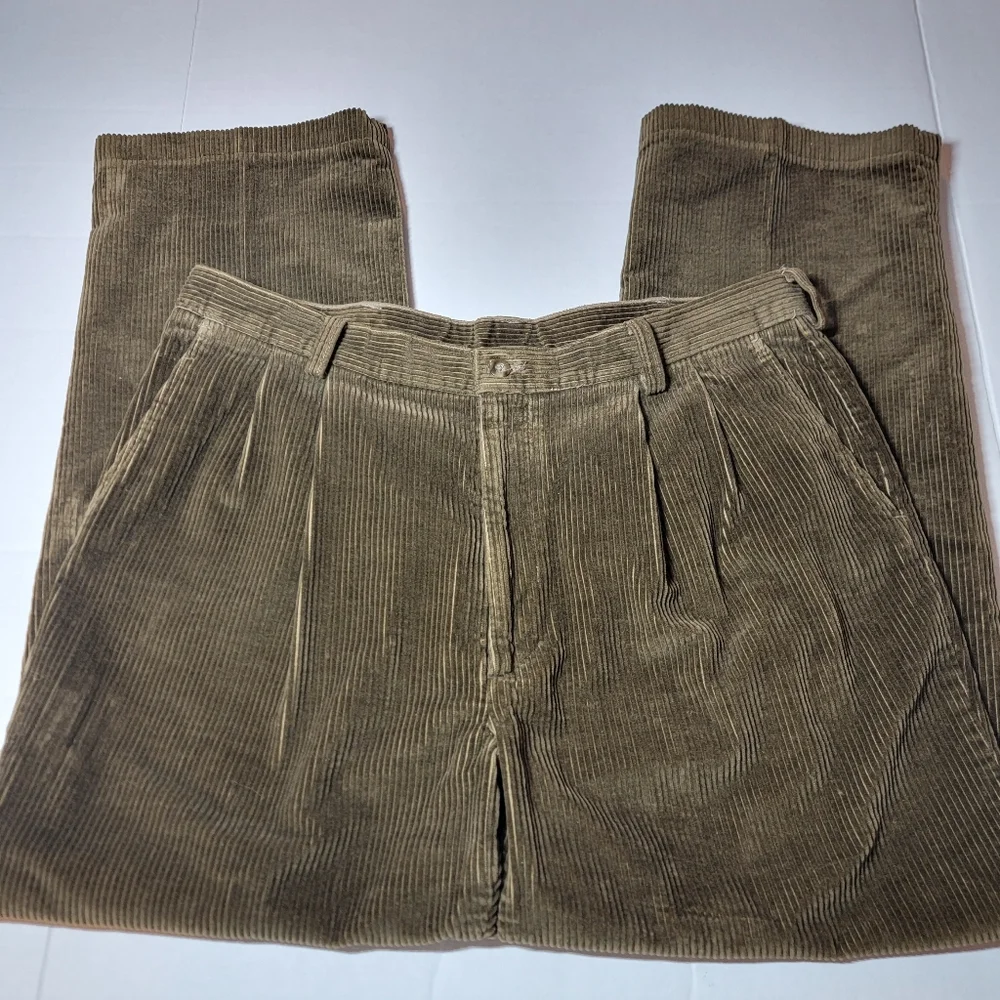 Haggar Corduroy Pleated Straight Leg Pants Mens Size 38‎ (38x30) Brown